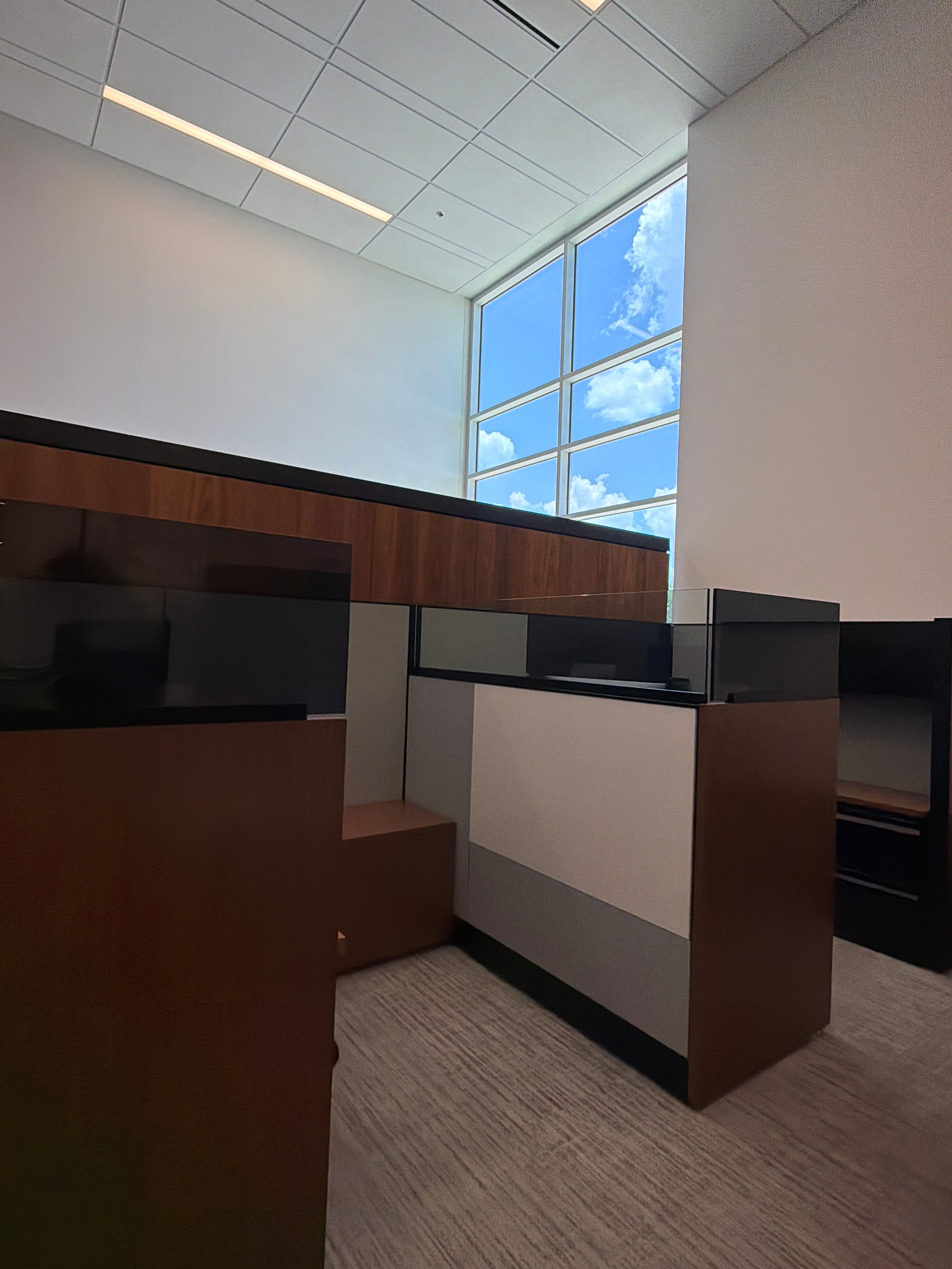 Dividens Horizen Workstations, Cluster B - HLC