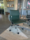 Chair,Eames Alum Mgmt,casters w/pneumatic seat-hgt Adjustme