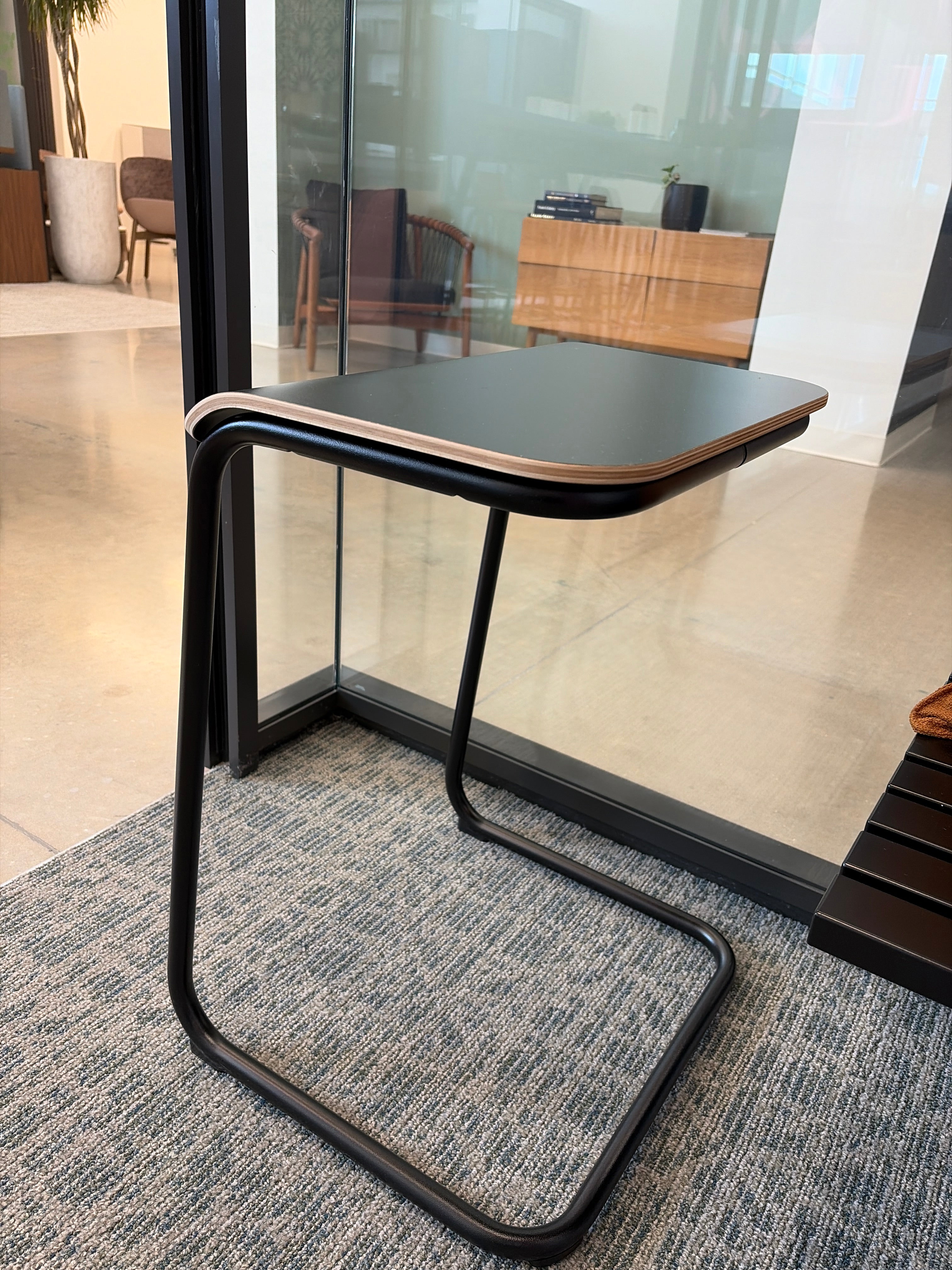 Toboggan Pull Up Table - STEPS 107