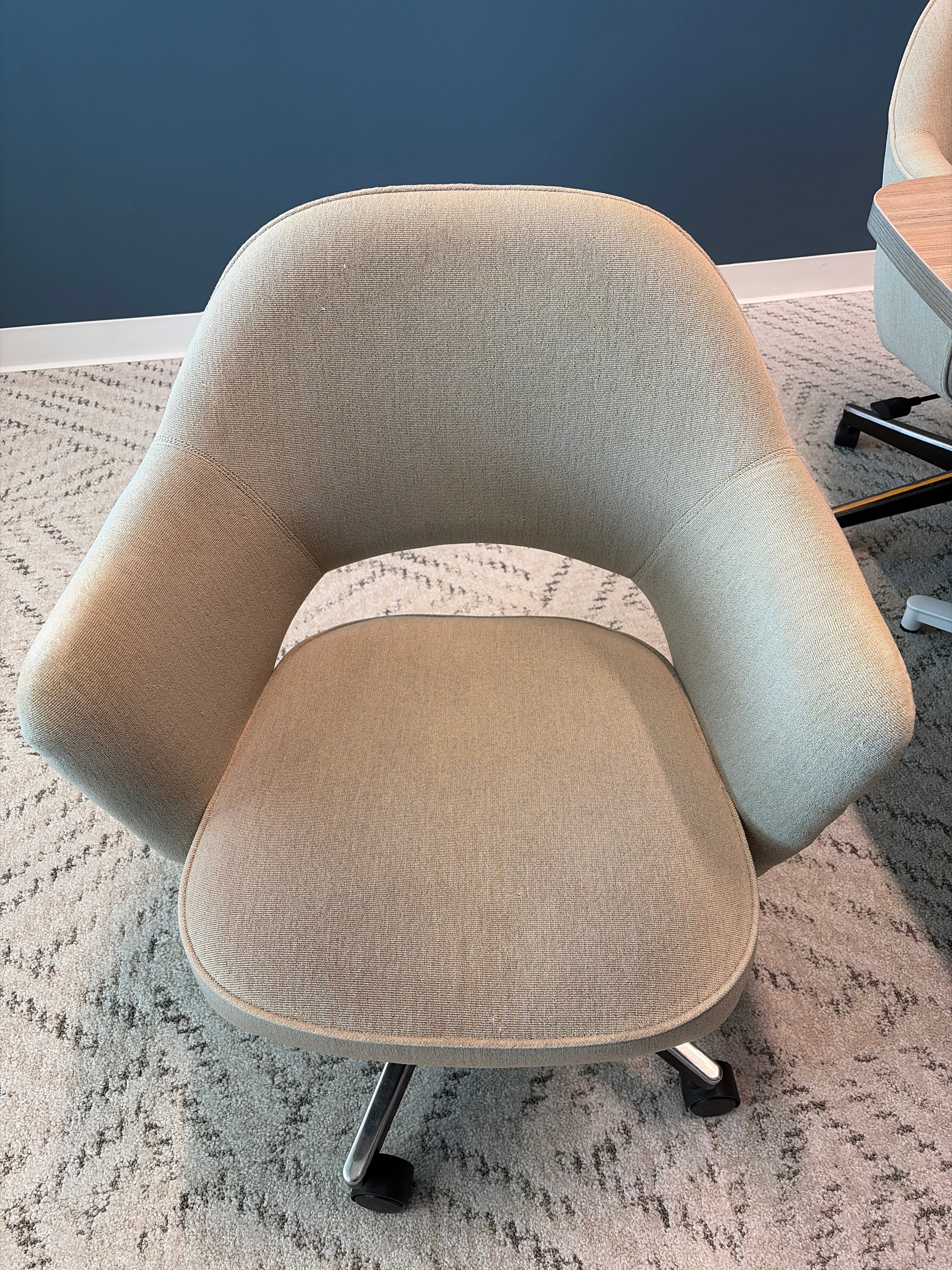 Saarinen Exec Chair - HUDDLE 112