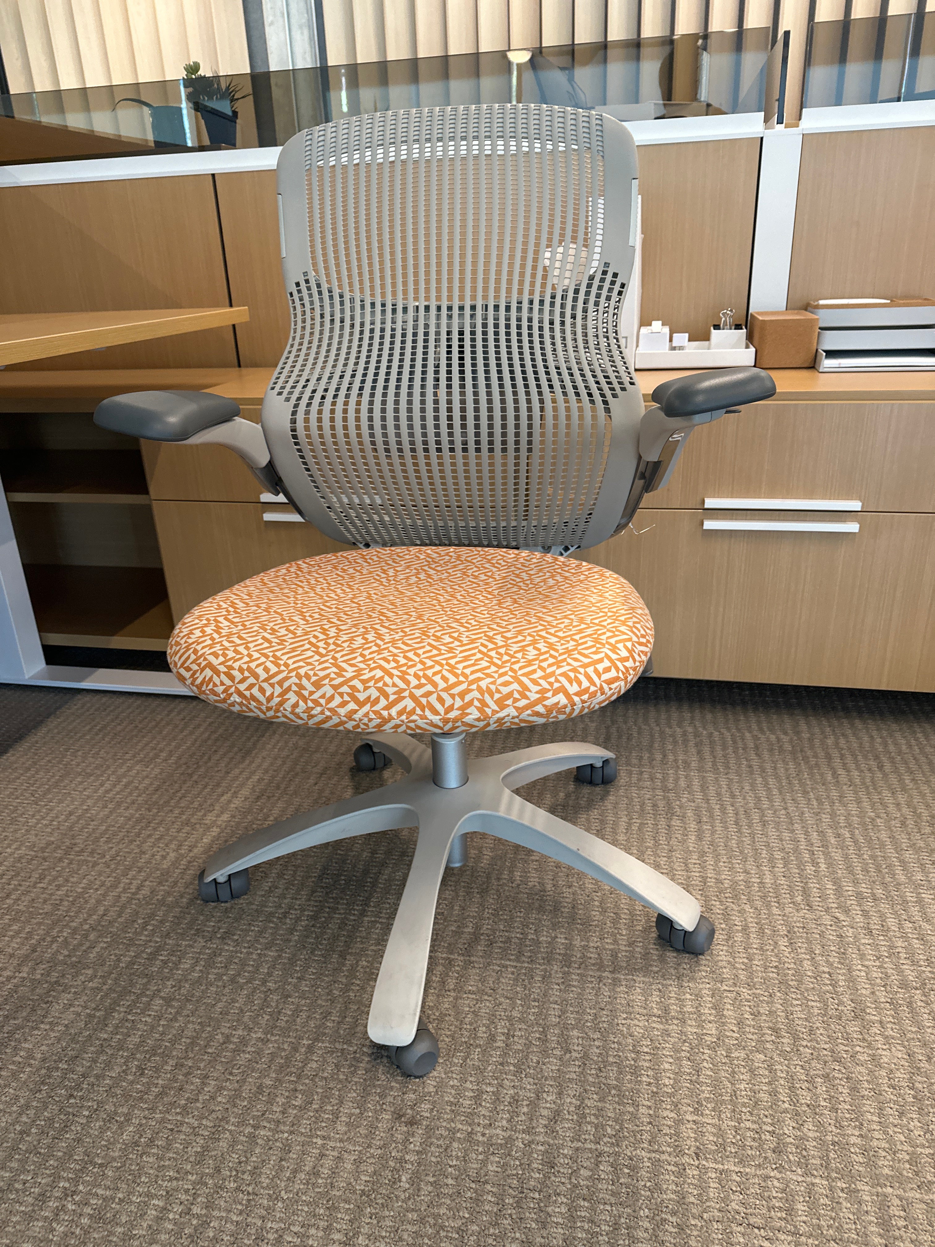 Generation by Knoll task chair, high performance arms, plast