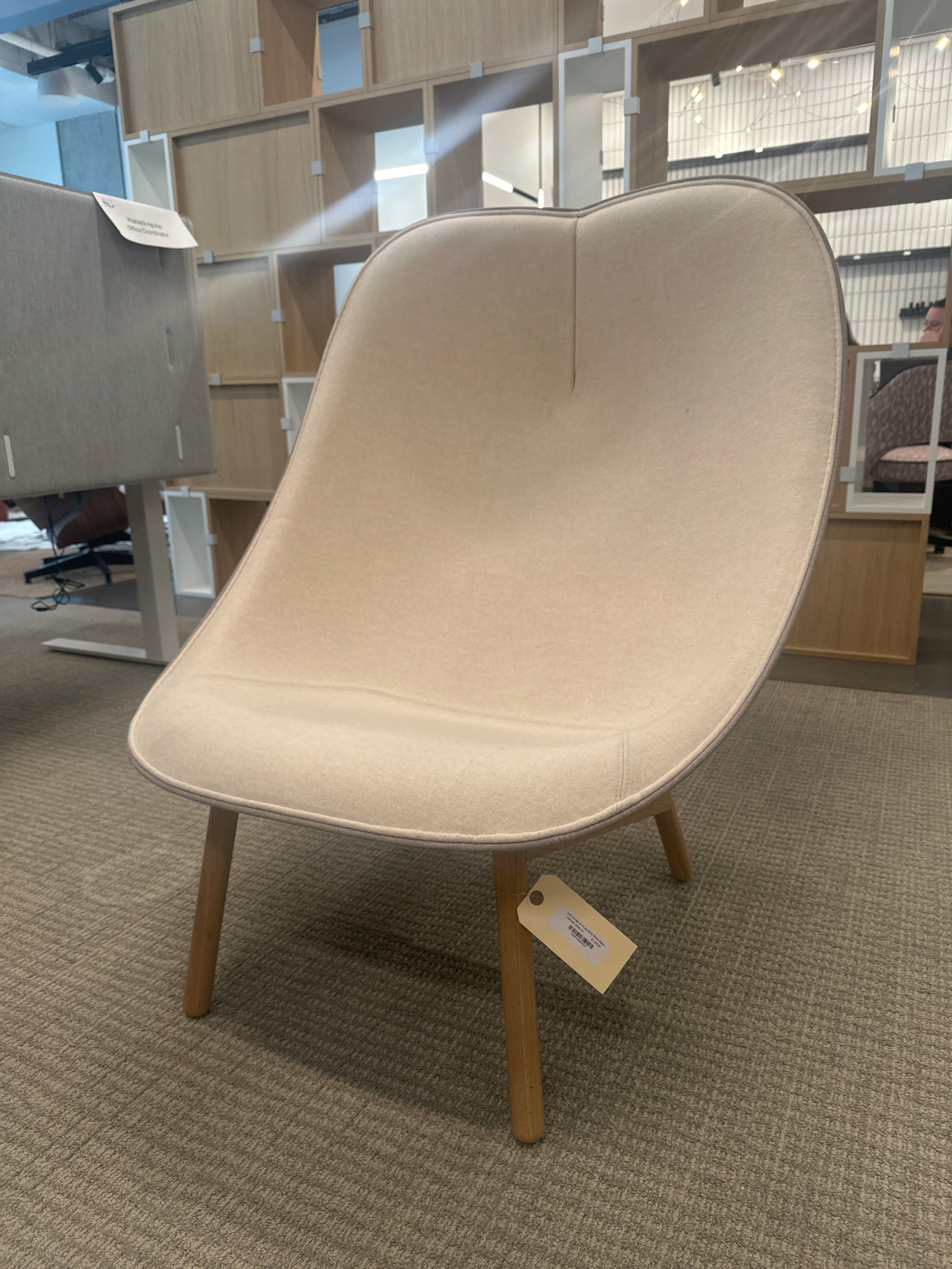 Uchiwa Lounge w/ 4-Leg Solid Wood Base and Non-Quilted Full