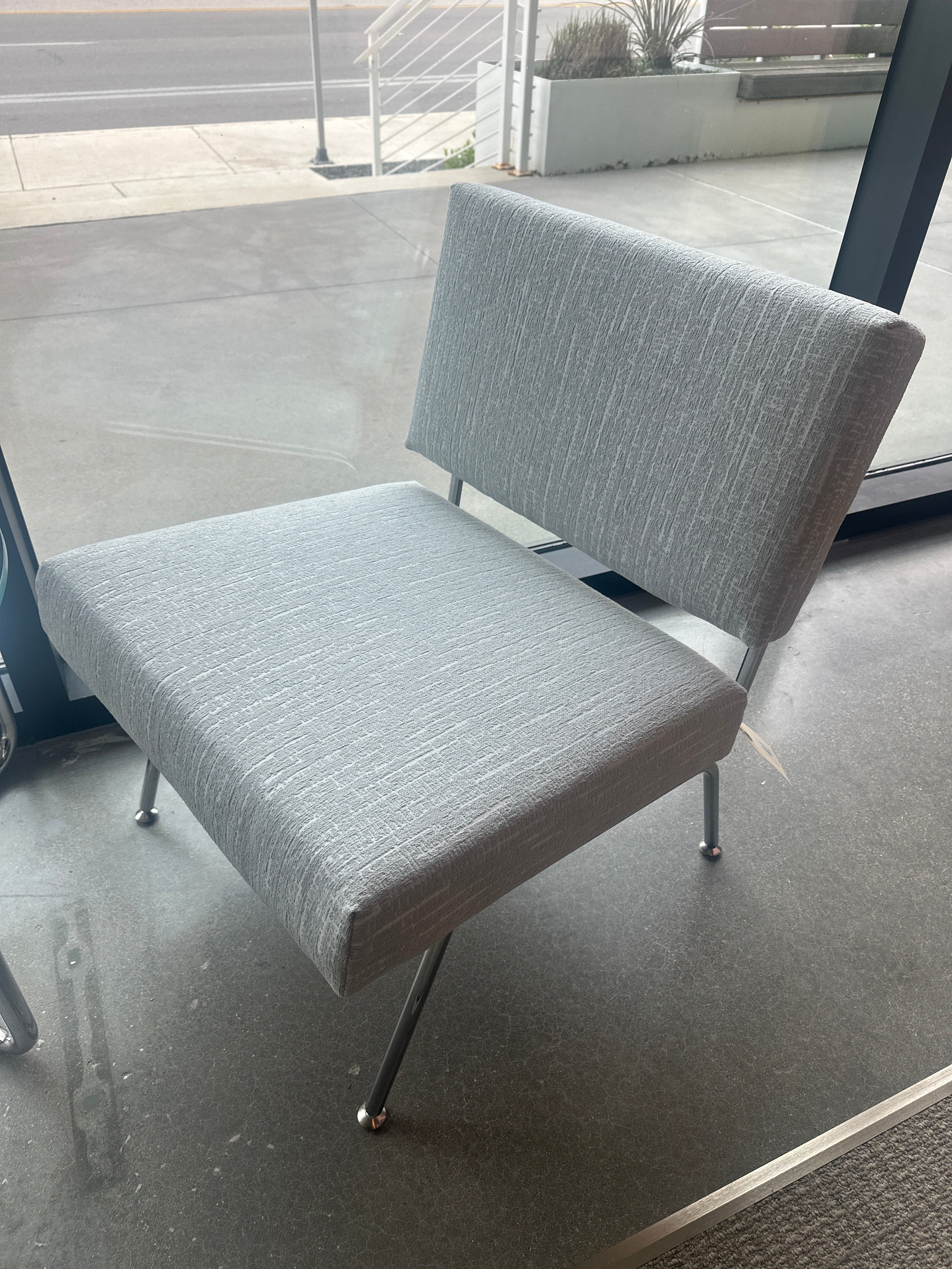 Pair of Florence Knoll Models, Model 31 Lounge Chair, Na Foam, Singl