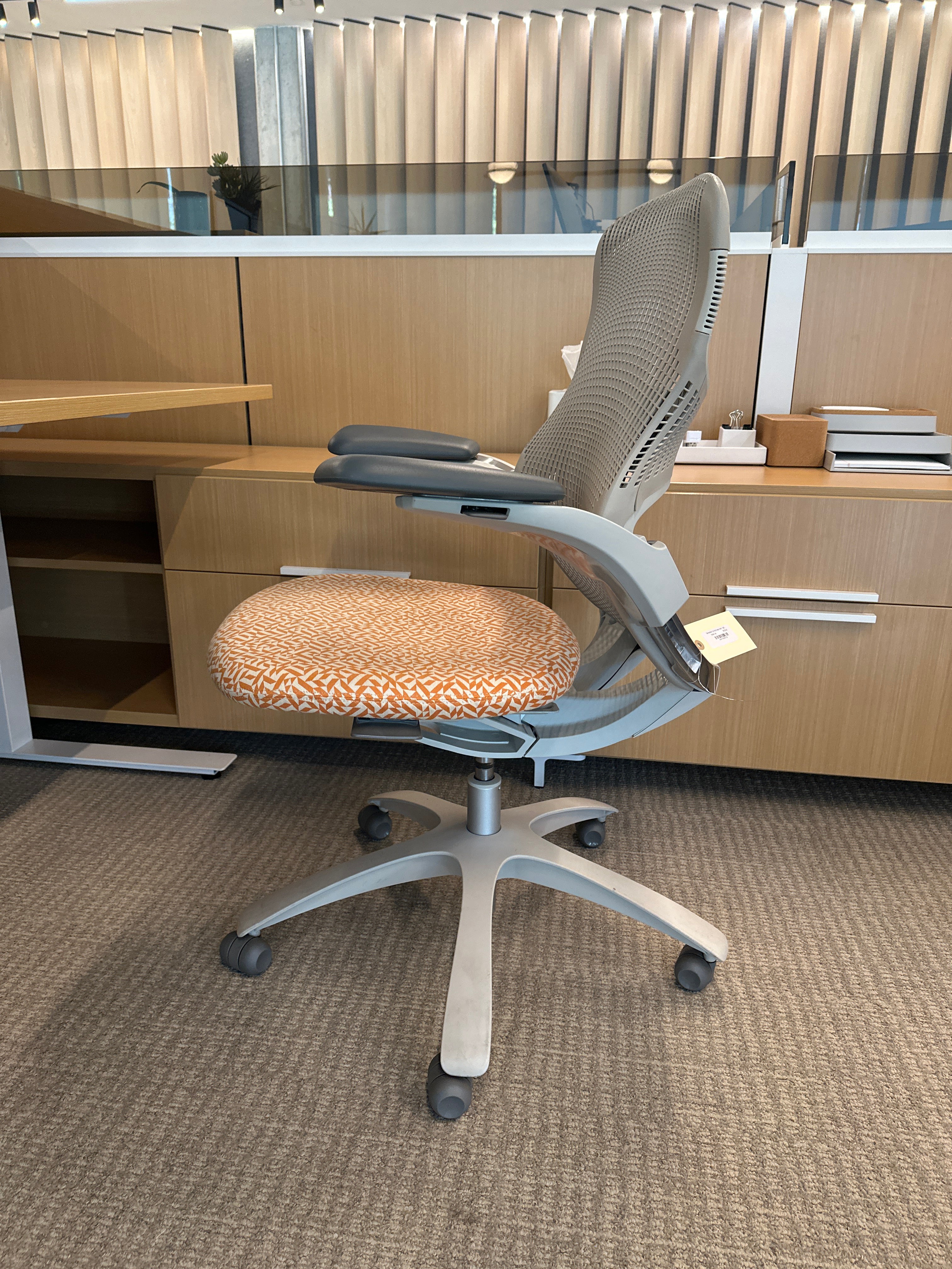 Generation by Knoll task chair, high performance arms, plast