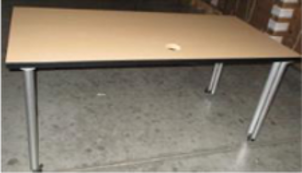 Propeller Table w-grommet, fixed, 60"W x 30"D