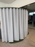 OE1 Freestd Curtain - Curv,75" h,68" w - LOUNGE 107