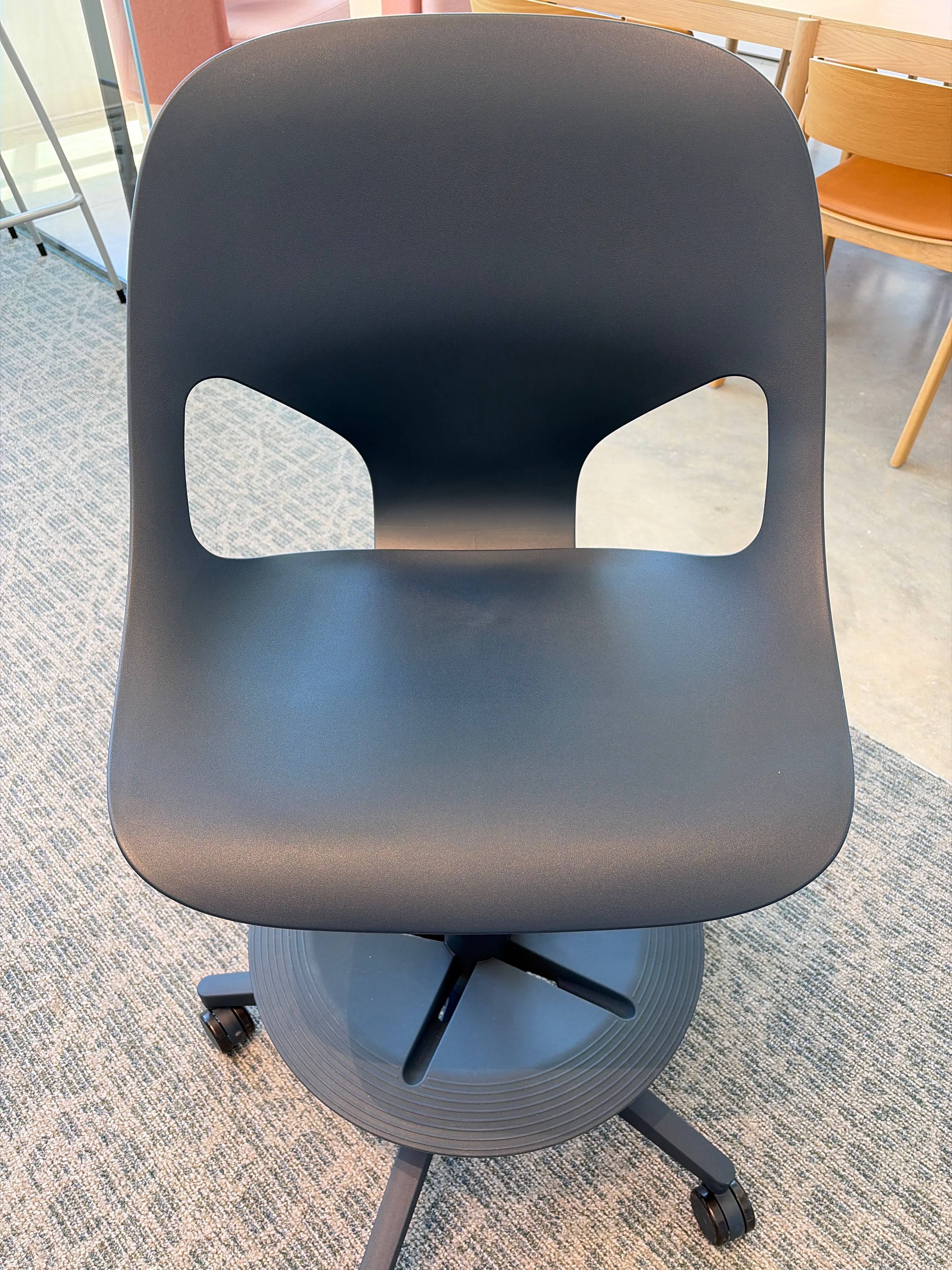 Zeph Multipurpose Stool,5-star base, stool ht range,polymer - FLEX OPT1