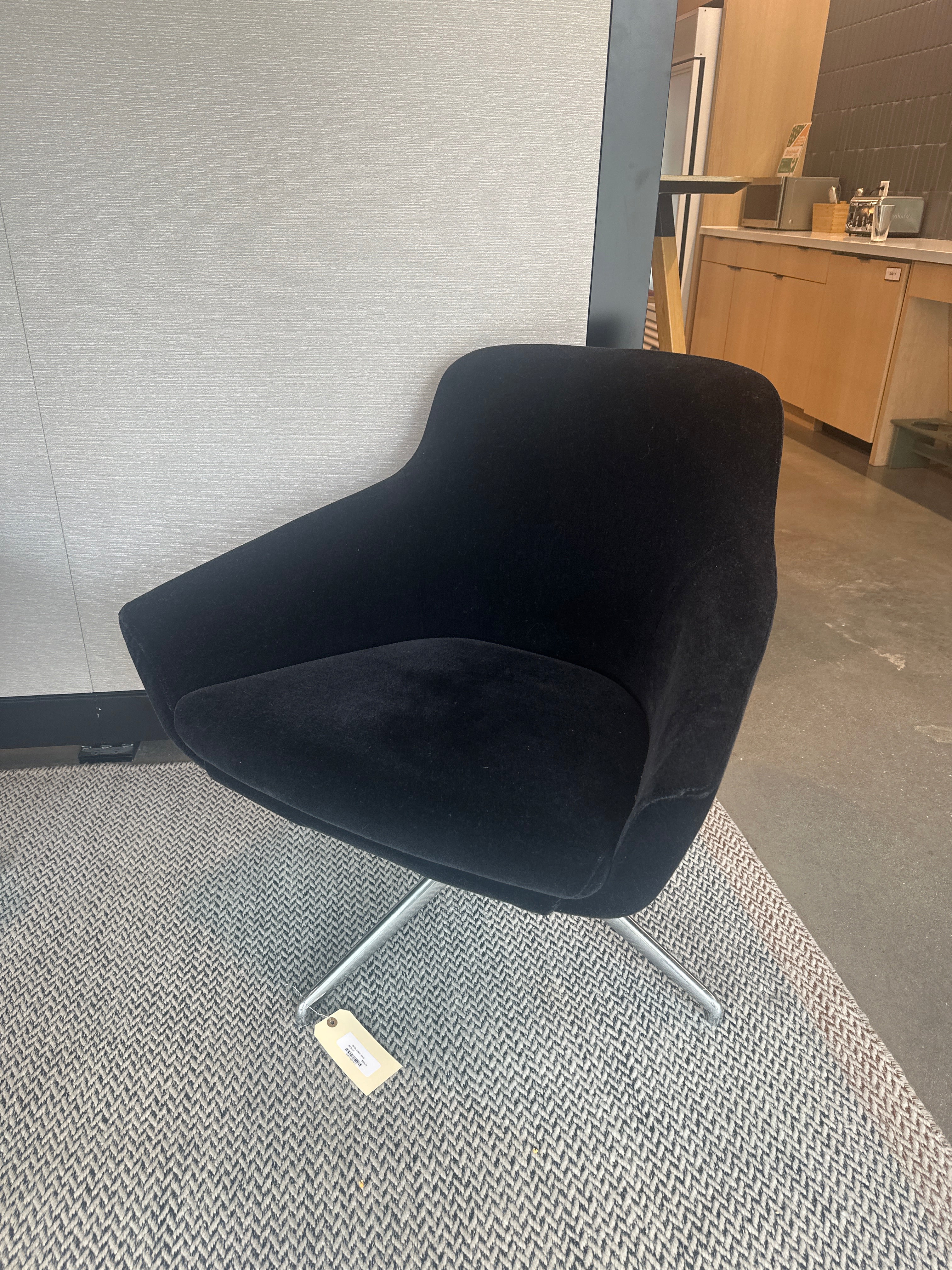 Sit On It Gobi, black