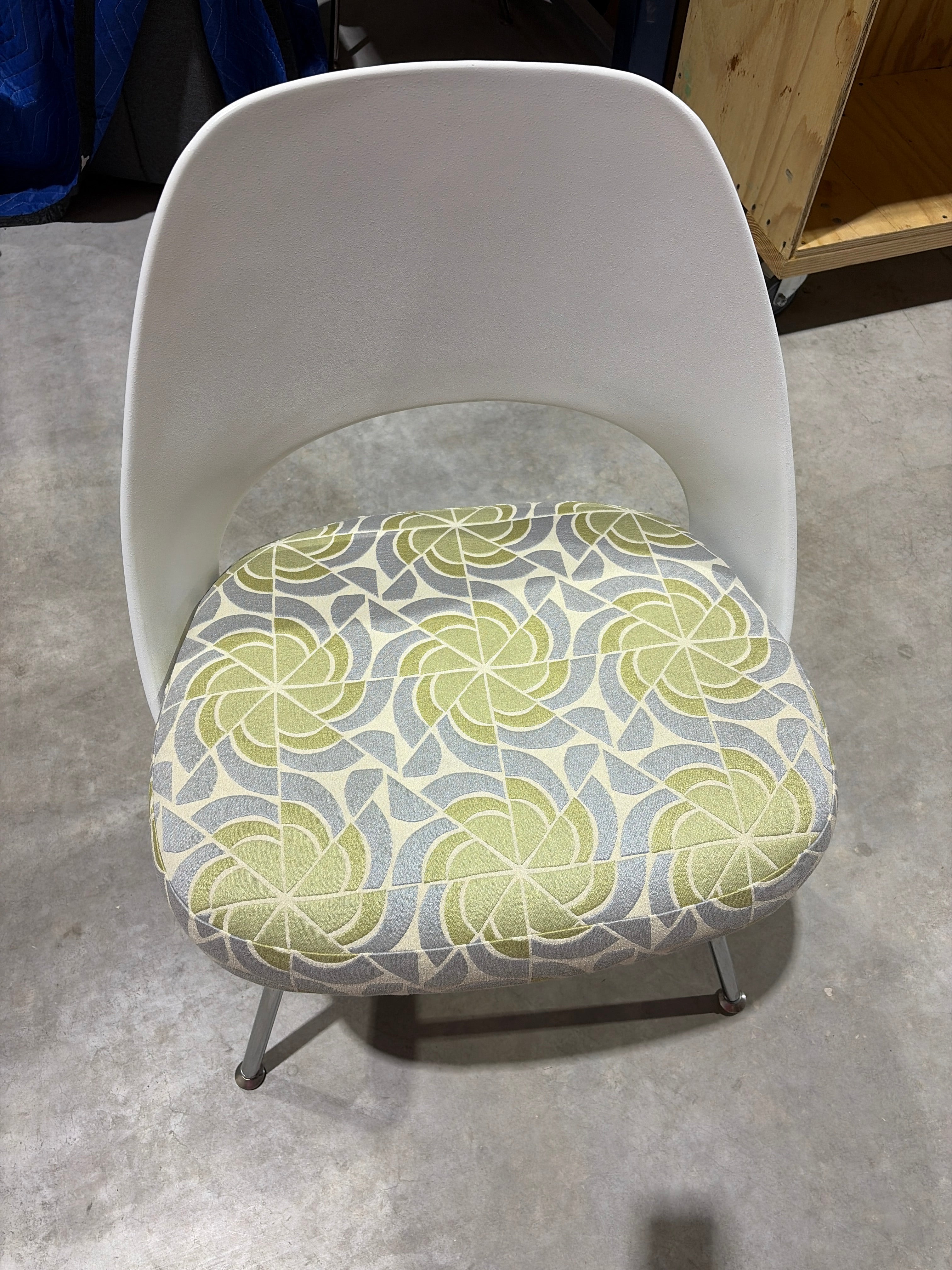 Saarinen Side Chairs, Fabric: Biscayne/Del Mar - LOUNGE 107