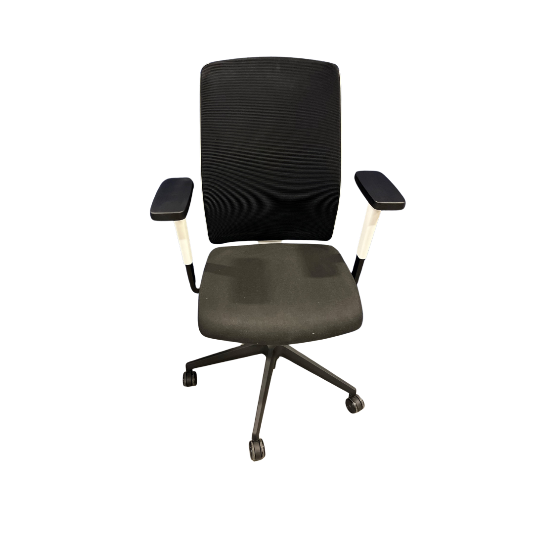 Chelsea Chair Spin