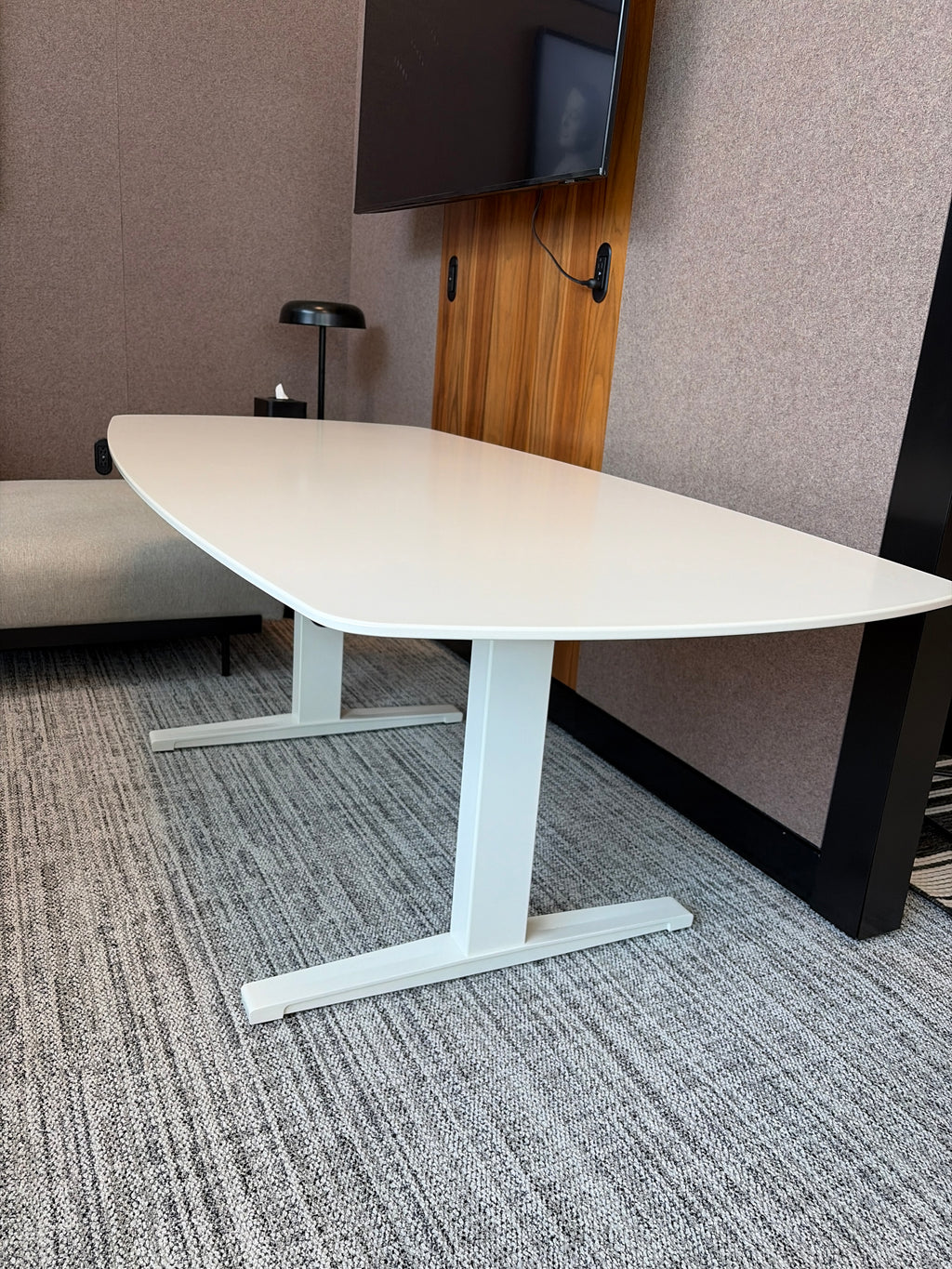 Renew Oval Tbl, T-Foot,Thin-Edge,Ptd Formcoat Top/Edge,Elec - OFFICE 102 - Creative Wall