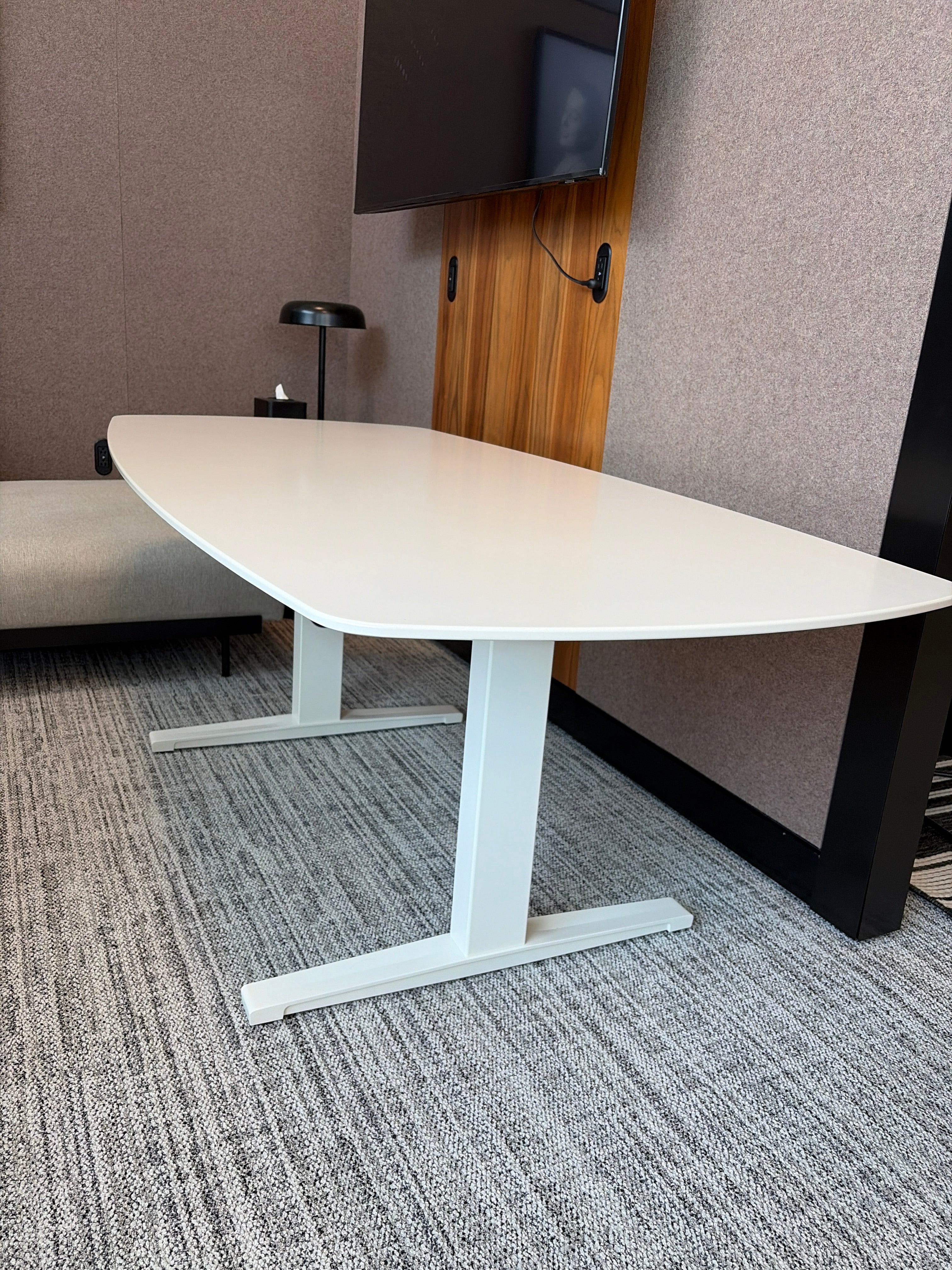 Renew Oval Tbl, T-Foot,Thin-Edge,Ptd Formcoat Top/Edge,Elec - OFFICE 102 - Creative Wall