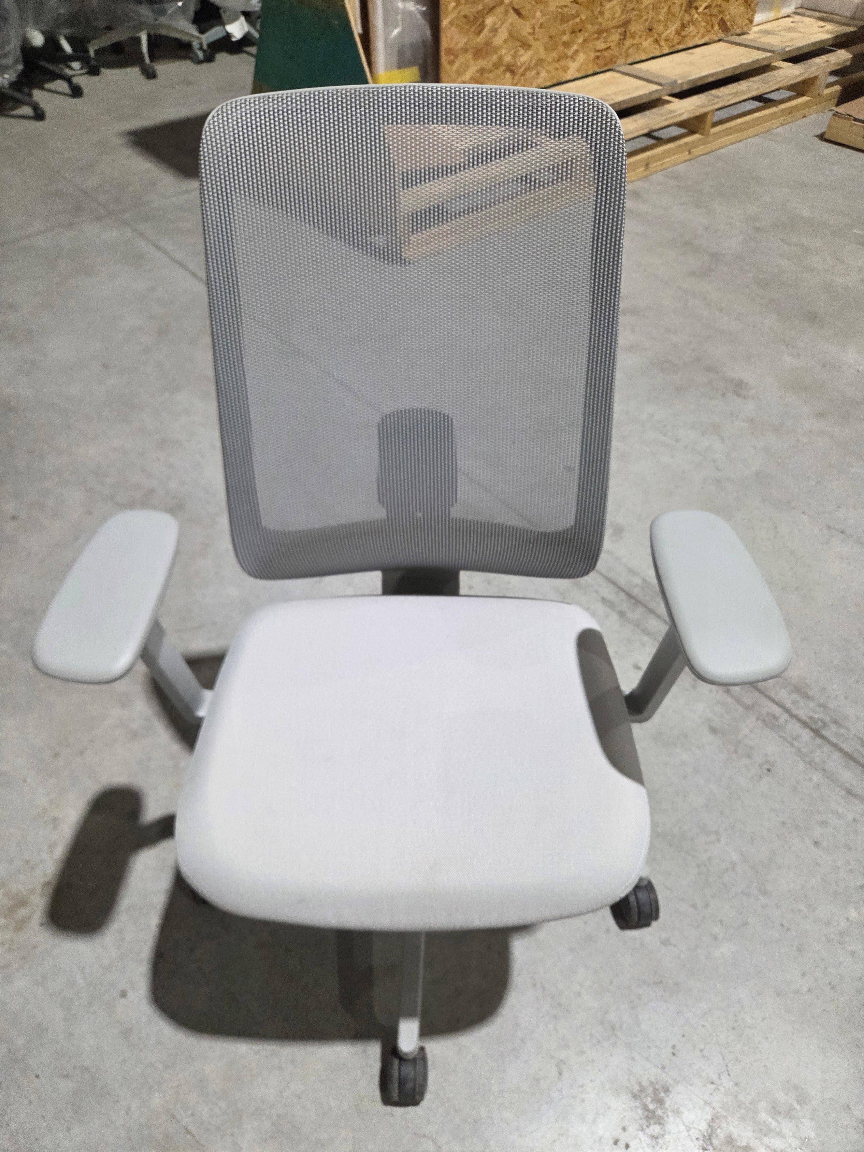 Verus Task Chair